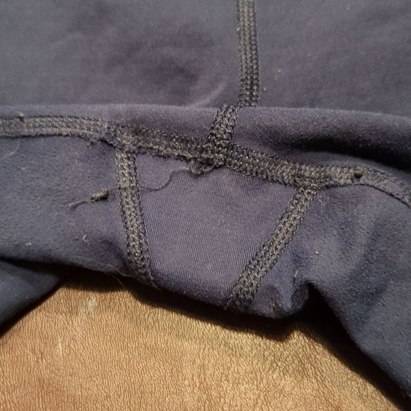 Lululemon Navy and Green Capris - Picture 6 of 7